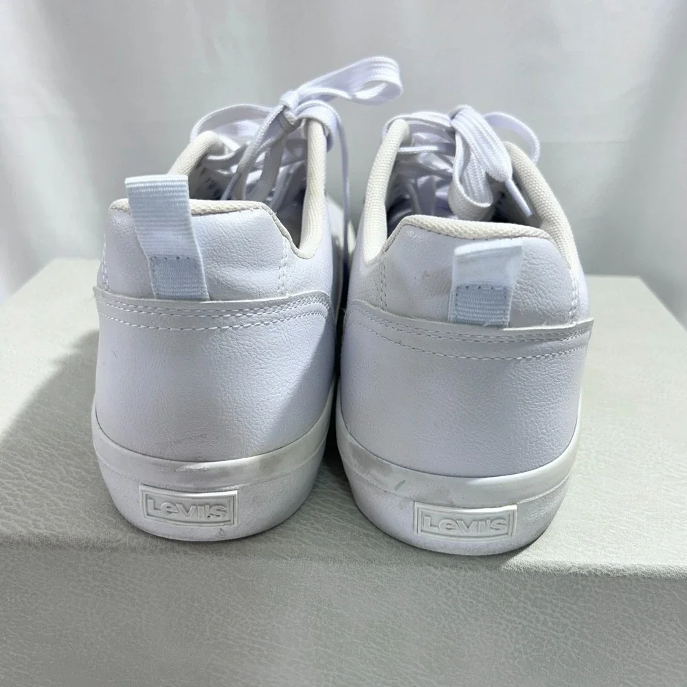 Levi's Mens Sneakers Size 10.5 White Lance Perforated Faux-Leather Low Top Skate